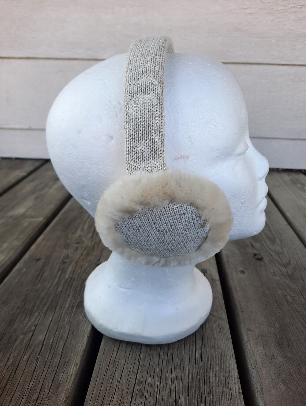 Ugg Classic Wired Earmuffs Over-Ear Headphones Chestnut Sheepskin W/ Box NO WIRE - Picture 13 of 15